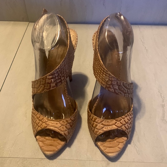 La Fenice Venezia Women's Brown Reptile Print Heelede Peep Toe Sandals Size 8.5 - Picture 2 of 15